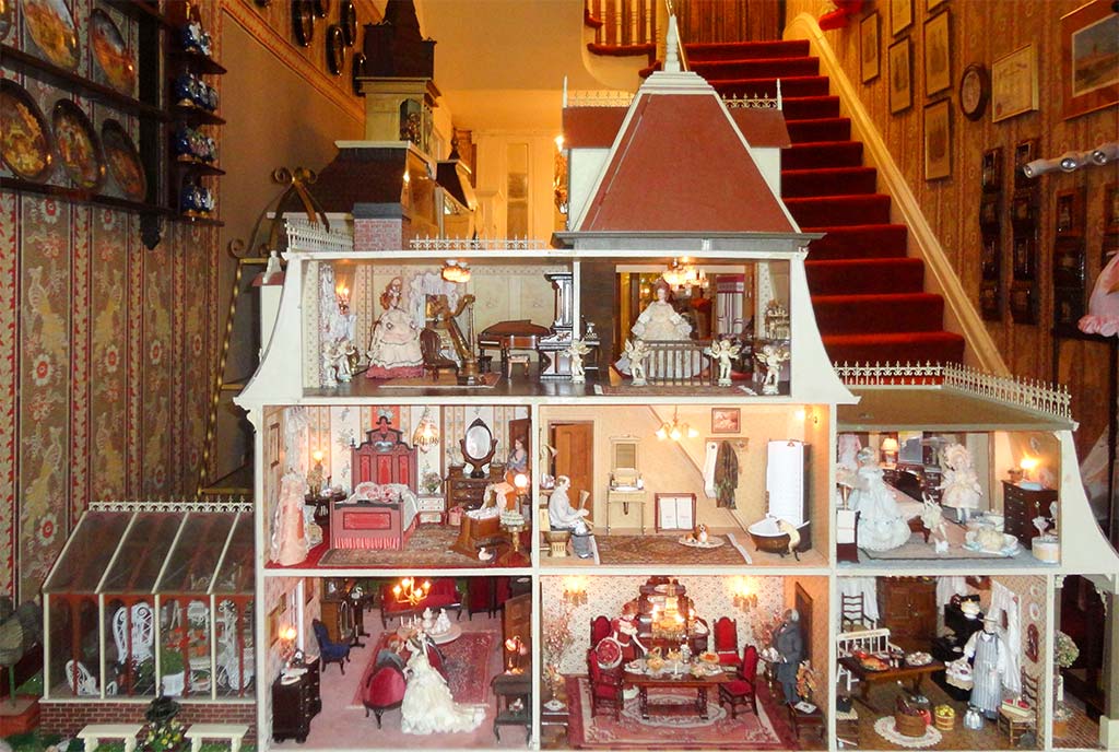 House of Broel's Dollhouse Museum